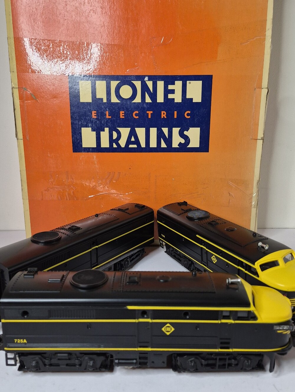 Lionel 6-11734 Erie Alco A-B-A Diesel Locomotive Set 736A 725A 725B O Gauge Box